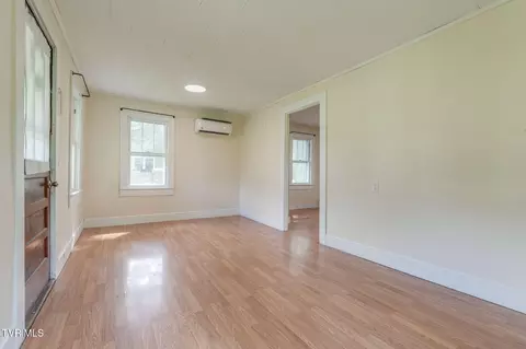 429 Tollett Street Hampton Tn 37658, Hampton, TN 37658 photo 4