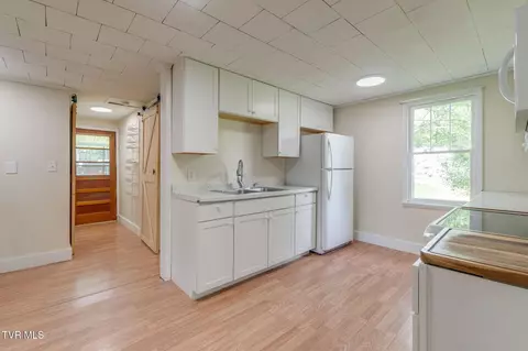 429 Tollett Street Hampton Tn 37658, Hampton, TN 37658 photo 10