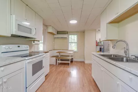 429 Tollett Street Hampton Tn 37658, Hampton, TN 37658 photo 13