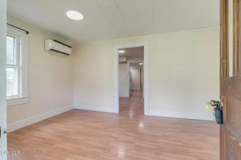 429 Tollett Street Hampton Tn 37658, Hampton, TN 37658 photo 3