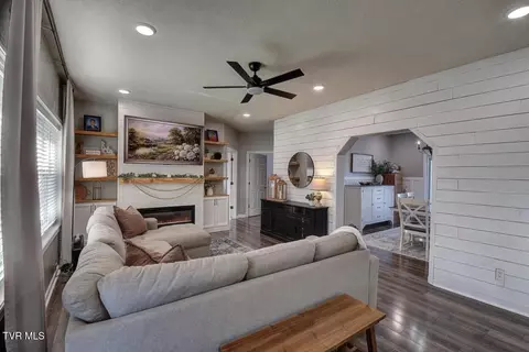 Living - 137 Kerns Street Erwin Tn 37650, Erwin, TN 37650 photo 1 of 3