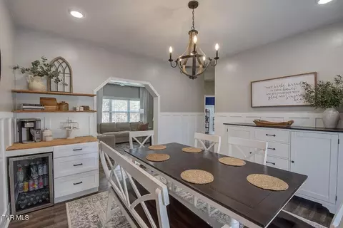 Dining - 137 Kerns Street Erwin Tn 37650, Erwin, TN 37650 photo 2 of 3