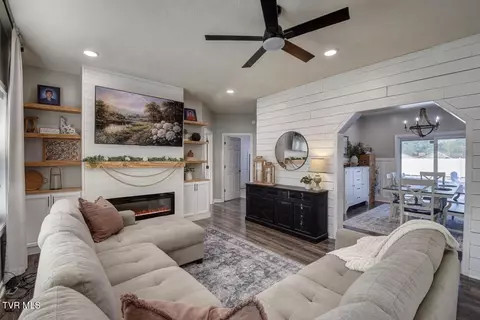 Living - 137 Kerns Street Erwin Tn 37650, Erwin, TN 37650 photo 2 of 3
