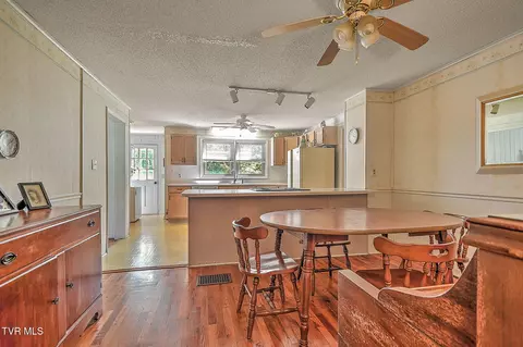 Dining - 851 Adkins Lane Erwin Tn 37650, Erwin, TN 37650 photo 1 of 3