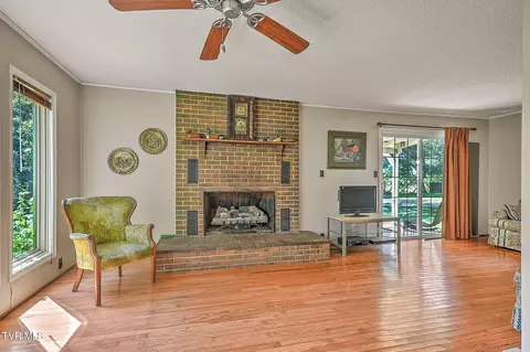 Living - 851 Adkins Lane Erwin Tn 37650, Erwin, TN 37650 photo 5 of 5