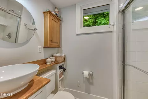 Bath - 1812 N Main Avenue Erwin Tn 37650, Erwin, TN 37650 photo 4 of 4
