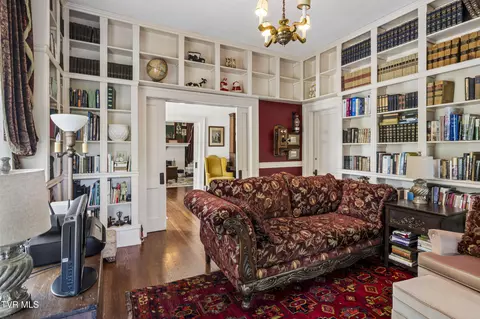 Living - 201 E 9th Avenue Johnson City Tn 37601, Johnson City, TN 37601 photo 5 of 10