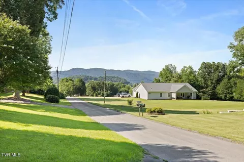 Exterior - 207 Sycamore Street Erwin Tn 37650, Erwin, TN 37650 photo 3 of 9