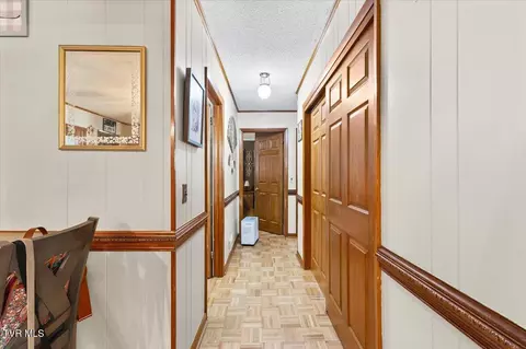 Entry Way - 207 Sycamore Street Erwin Tn 37650, Erwin, TN 37650 photo 1 of 2