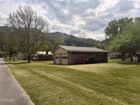 202 Bowman Road Erwin Tn 37650, Erwin, TN 37650 photo 3