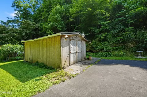 Exterior - 10115 Bear Fork Road Pound Va 24279, Pound, VA 24279 photo 7 of 10