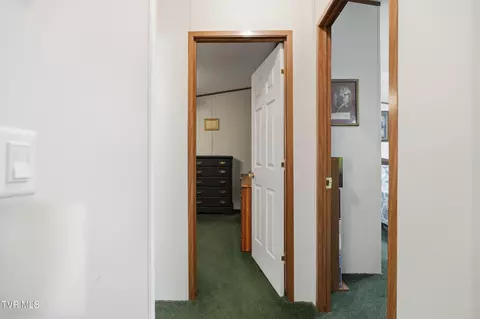 Entry Way - 10115 Bear Fork Road Pound Va 24279, Pound, VA 24279 photo 2 of 3