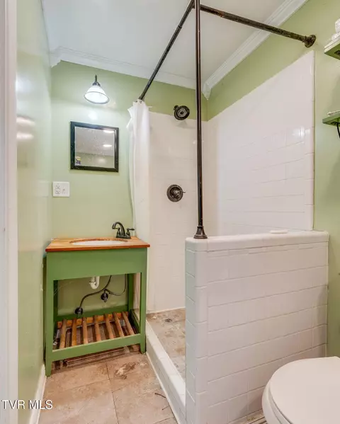 Bath - 313 W Pine Street Johnson City Tn 37604, Johnson City, TN 37604 photo 2 of 2