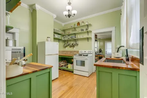 Kitchen - 313 W Pine Street Johnson City Tn 37604, Johnson City, TN 37604 photo 1 of 4