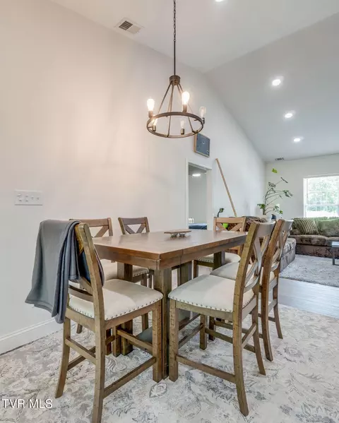 Dining - 889 S Mohawk Drive Erwin Tn 37650, Erwin, TN 37650 photo 2 of 2