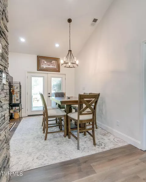 Dining - 889 S Mohawk Drive Erwin Tn 37650, Erwin, TN 37650 photo 1 of 2