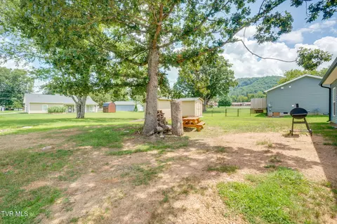 Exterior - 889 S Mohawk Drive Erwin Tn 37650, Erwin, TN 37650 photo 4 of 4