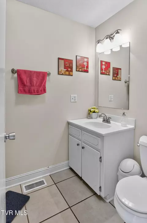 Bath - 146 Deseree Broyles Road Chuckey Tn 37641, Chuckey, TN 37641 photo 4 of 12