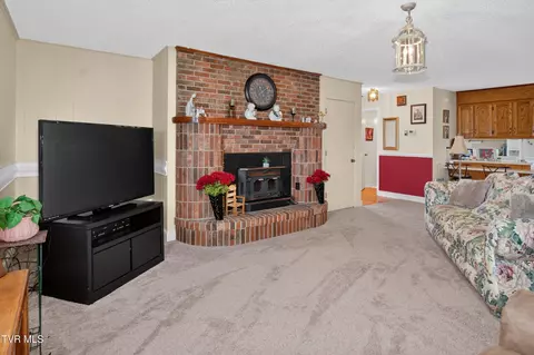 Living - 146 Deseree Broyles Road Chuckey Tn 37641, Chuckey, TN 37641 photo 5 of 6