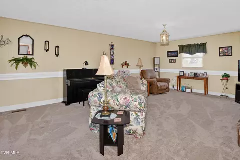 Living - 146 Deseree Broyles Road Chuckey Tn 37641, Chuckey, TN 37641 photo 3 of 6