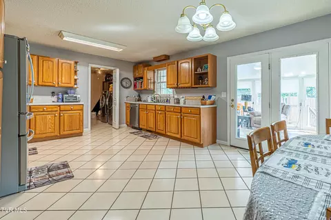 Kitchen - 26424 Beech Circle Abingdon Va 24211, Abingdon, VA 24211 photo 2 of 6