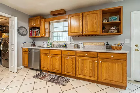 Kitchen - 26424 Beech Circle Abingdon Va 24211, Abingdon, VA 24211 photo 5 of 6