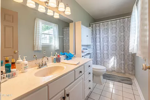 Bath - 26424 Beech Circle Abingdon Va 24211, Abingdon, VA 24211 photo 3 of 4