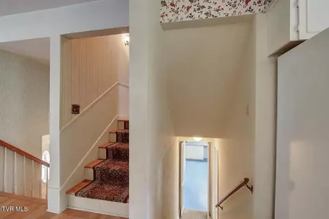 Entry Way - 555 Valley Avenue Erwin Tn 37650, Erwin, TN 37650 photo 2 of 2