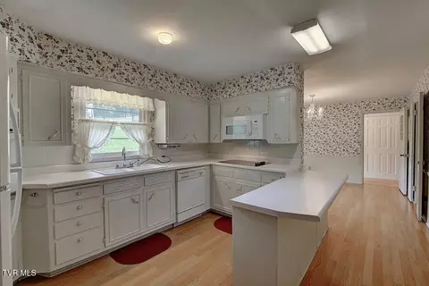 Kitchen - 555 Valley Avenue Erwin Tn 37650, Erwin, TN 37650 photo 1 of 4