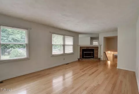 Living - 555 Valley Avenue Erwin Tn 37650, Erwin, TN 37650 photo 2 of 7