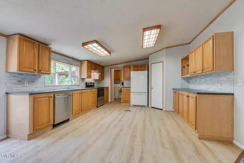 Kitchen - 193 Barwick Road Limestone Tn 37681, Limestone, TN 37681 photo 3 of 5