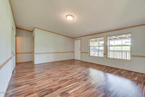 Living - 193 Barwick Road Limestone Tn 37681, Limestone, TN 37681 photo 4 of 8