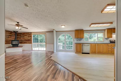Living - 193 Barwick Road Limestone Tn 37681, Limestone, TN 37681 photo 5 of 8