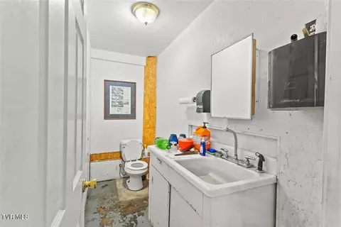 Bath - 214 Union Street Erwin Tn 37650, Erwin, TN 37650 photo 5 of 5