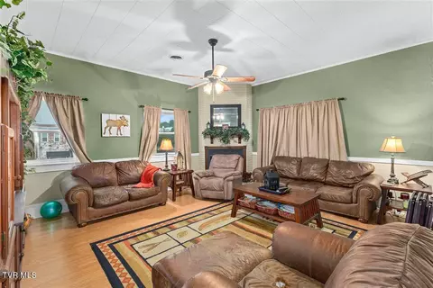 Living - 214 Union Street Erwin Tn 37650, Erwin, TN 37650 photo 2 of 3