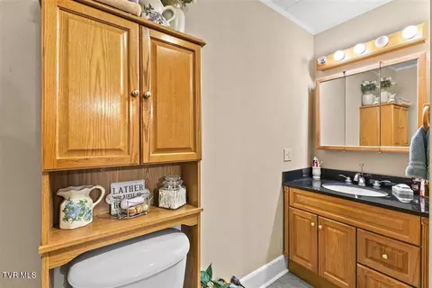 Bath - 214 Union Street Erwin Tn 37650, Erwin, TN 37650 photo 2 of 5