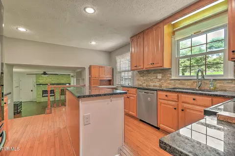 Kitchen - 118 Bogey Drive Abingdon Va 24211, Abingdon, VA 24211 photo 2 of 7