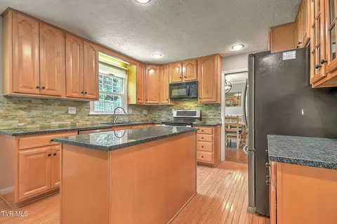 Kitchen - 118 Bogey Drive Abingdon Va 24211, Abingdon, VA 24211 photo 6 of 7