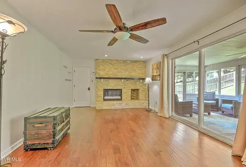Living - 118 Bogey Drive Abingdon Va 24211, Abingdon, VA 24211 photo 5 of 7