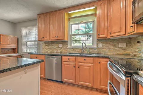 Kitchen - 118 Bogey Drive Abingdon Va 24211, Abingdon, VA 24211 photo 3 of 7