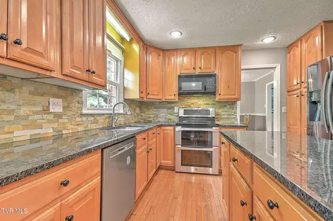 Kitchen - 118 Bogey Drive Abingdon Va 24211, Abingdon, VA 24211 photo 5 of 7