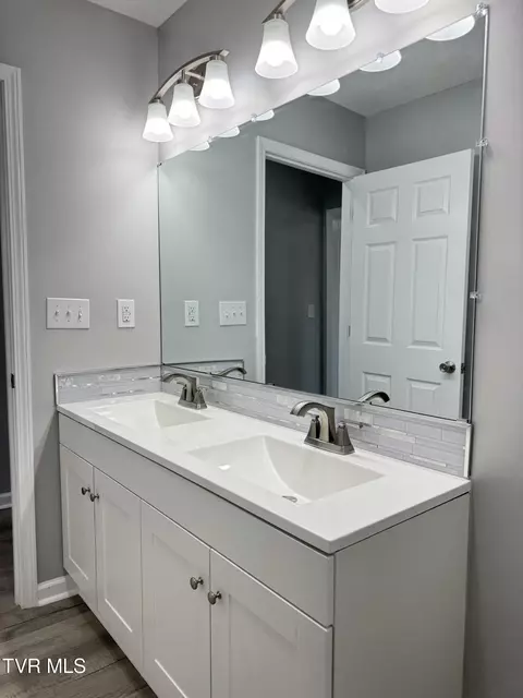 Bath - 2140 Randolph Street Bristol Va 24201, Bristol, VA 24201 photo 2 of 2