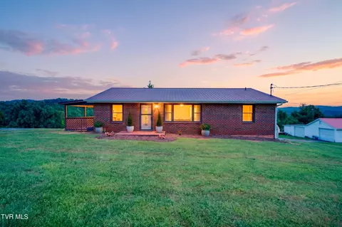 212 Hill Avenue Surgoinsville Tn 37873, Surgoinsville, TN 37873