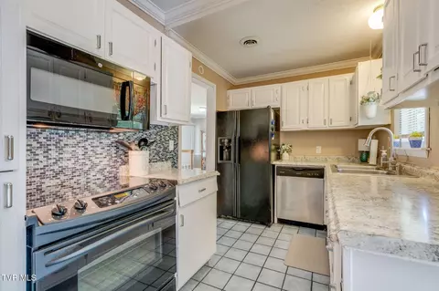 Kitchen - 2250 High Street Bristol Va 24201, Bristol, VA 24201 photo 2 of 3
