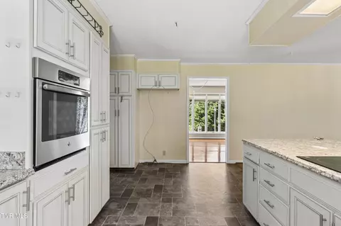 Kitchen - 113 Oakwood Lane Erwin Tn 37650, Erwin, TN 37650 photo 8 of 8
