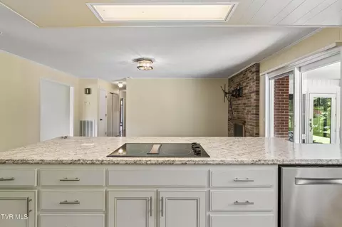 Kitchen - 113 Oakwood Lane Erwin Tn 37650, Erwin, TN 37650 photo 6 of 8