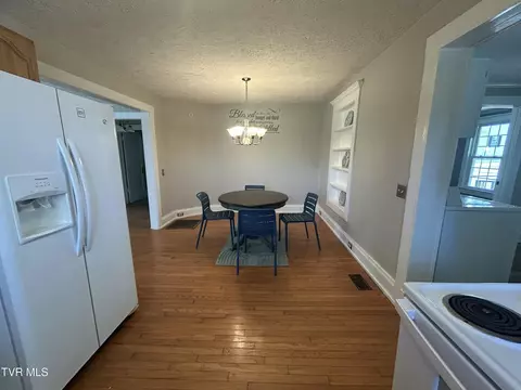 Dining - 309 Nottingham Avenue Wise Va 24293, Wise, VA 24293 photo 2 of 3