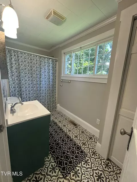 Bath - 309 Nottingham Avenue Wise Va 24293, Wise, VA 24293 photo 1 of 4