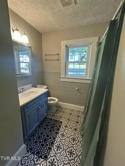 Bath - 309 Nottingham Avenue Wise Va 24293, Wise, VA 24293 photo 4 of 4