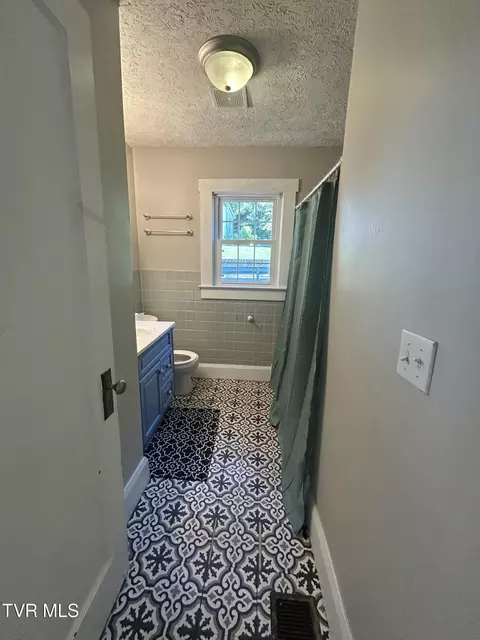 Bath - 309 Nottingham Avenue Wise Va 24293, Wise, VA 24293 photo 3 of 4
